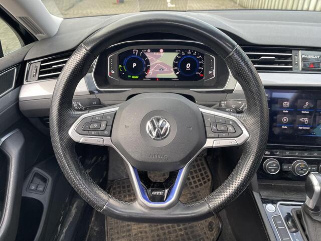 Volkswagen PASSAT Variant 1.4 TSI PHEV GTE Business 18"/Trekhaak/Panoramadak/Stoelverwarming v+a/Dodehoek/Adaptieve cruise/Elektrische klep