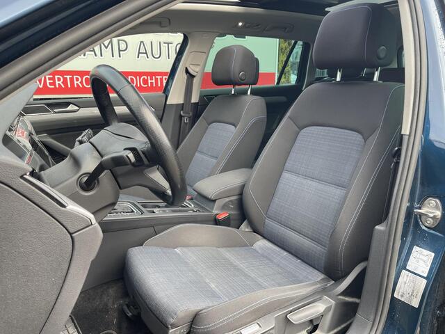 Volkswagen PASSAT Variant 1.4 TSI PHEV GTE Business 18"/Trekhaak/Panoramadak/Stoelverwarming v+a/Dodehoek/Adaptieve cruise/Elektrische klep