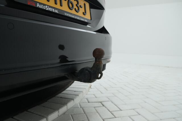 Volkswagen PASSAT Variant 1.5 TSI Elegance Business R Trekhaak, Navigatie, Stoelverwarming!