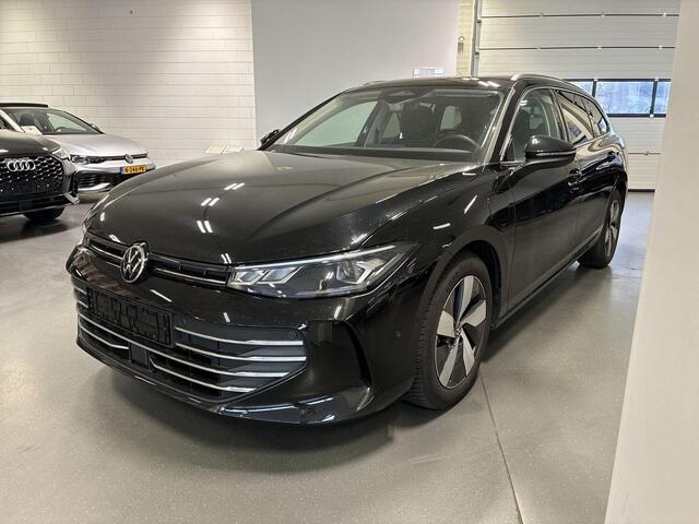 Volkswagen PASSAT Variant 1.5 eHybrid 204pk DSG Business · Camera · Head-Up Display · Side Assist · Elek. Voorstoelen + Massage · Apple/Android Car Play · Stuur- & Stoelverwarming · Garantie t/m 13-05-2027