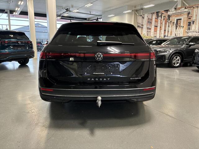 Volkswagen PASSAT Variant 1.5 eHybrid 204pk DSG Business · Camera · Head-Up Display · Side Assist · Elek. Voorstoelen + Massage · Apple/Android Car Play · Stuur- & Stoelverwarming · Garantie t/m 13-05-2027