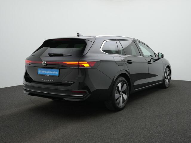 Volkswagen PASSAT Variant 1.5 eHybrid 204 pk DSG Business | Trekhaak | Head-up display | Leder/alcantara | Stuur-/stoelverwarming | Achteruitrijcamera