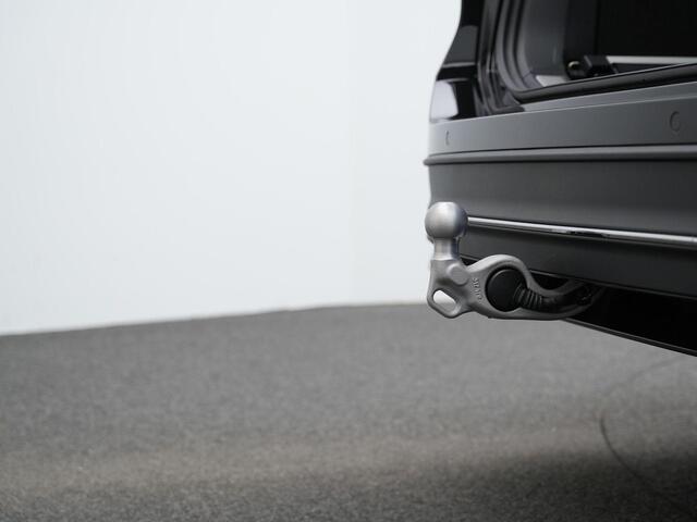 Volkswagen PASSAT Variant 1.5 eHybrid 204 pk DSG Business | Trekhaak | Head-up display | Leder/alcantara | Stuur-/stoelverwarming | Achteruitrijcamera