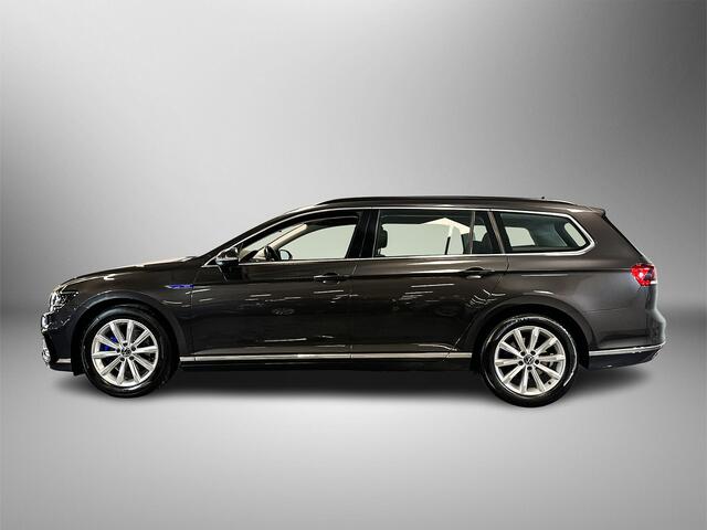 Volkswagen PASSAT Variant 1.4 218pk TSI PHEV GTE Business Achteruitrijcamera | Navigatiesysteem | Verwarmbare voorstoelen