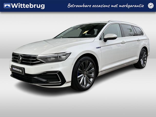Volkswagen PASSAT Variant 1.4 TSI DSG PHEV GTE Business / Panorama dak / Ledere bekleding / Trekhaak / Led Matrix