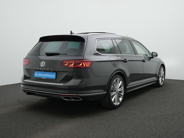Volkswagen PASSAT Variant 1.5 TSI 150 pk DSG Elegance Business R / R-Line | Panoramadak | Trekhaak | Leder | Geheugenstoel-/massagestoel | IQ Light