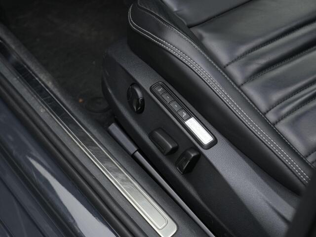 Volkswagen PASSAT Variant 1.5 TSI 150 pk DSG Elegance Business R / R-Line | Panoramadak | Trekhaak | Leder | Geheugenstoel-/massagestoel | IQ Light