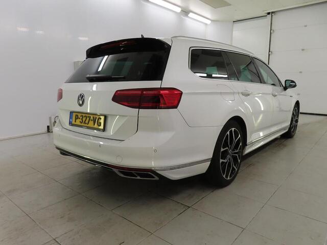 Volkswagen PASSAT VARIANT 1.5 TSI R-LINE BUSINESS+ I TREKHAAK I AUTOMAAT I LEDEREN BEKLEDING I STOELVERWARMING