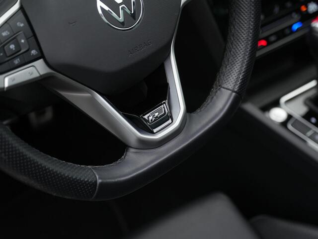 Volkswagen PASSAT Variant 1.5 TSI 150 pk DSG R-Line Business | Panoramadak | Leder | Navigatie Discover Pro | IQ Light | Achteruitrijcamera