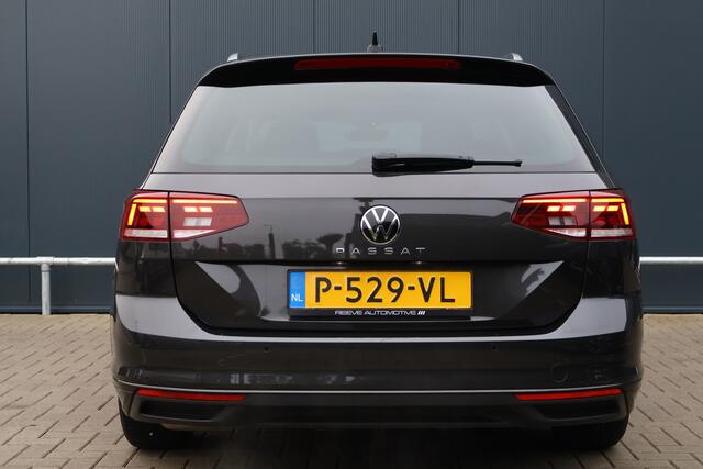 Volkswagen PASSAT Variant 1.5 TSI Business Automaat | Panoramadak | Elektr. Trekhaak | Stoelverwarming | Camera | Keyless | Adaptieve Cruise Control