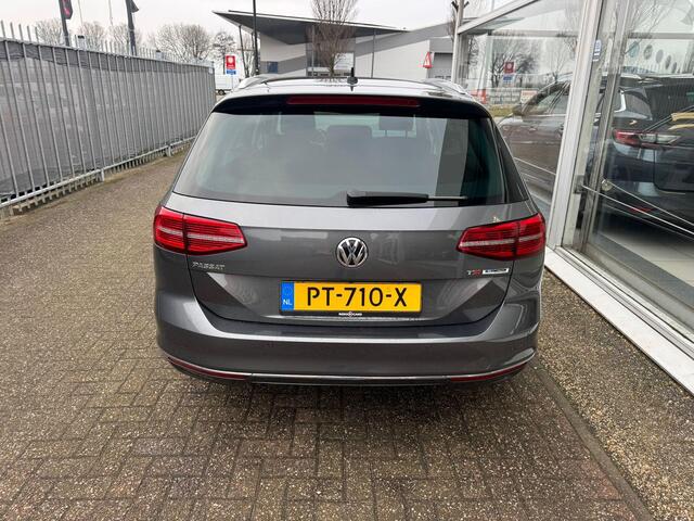 Volkswagen PASSAT Variant 1.4 TSI ACT Highline Business R | Airco | Elektrische ramen | Grote laadruimte | Dakrails | Navigatie | CarPlay | APK tot -21-11-2026 |