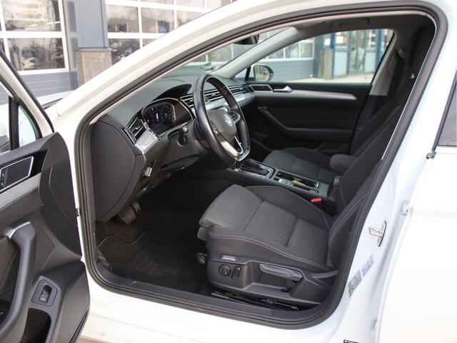 Volkswagen PASSAT Variant 1.5 TSI DSG Business Winterpakkety, trekhaak, FULL LED
