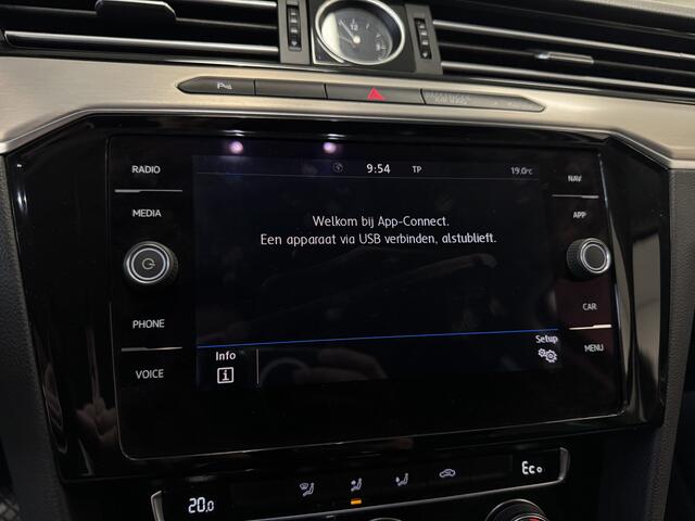 Volkswagen PASSAT Variant 1.4 TSI GTE Highline | Achteropkomend verkeer waarschuwing | Airco separaat achter | Autonomous Emergency Braking