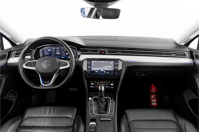 Volkswagen PASSAT Variant 1.4 TSI PHEV GTE Business Lederenbekleding Panoramadak ACC Applecarplay
