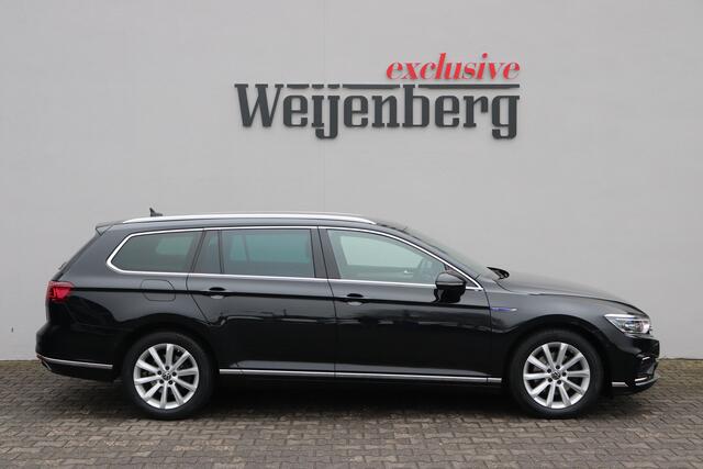 Volkswagen PASSAT Variant 1.4 TSI PHEV GTE Massage Trekhaak 360 LED