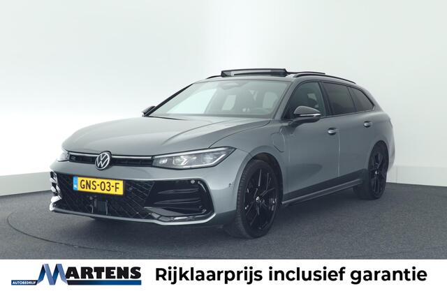Volkswagen PASSAT Variant 1.5 eHybrid 204pk R-Line Edition Black Style Trekhaak Camera Head-Up Panoramadak Leder Memory Stoelverwarming Keyless Navigatie