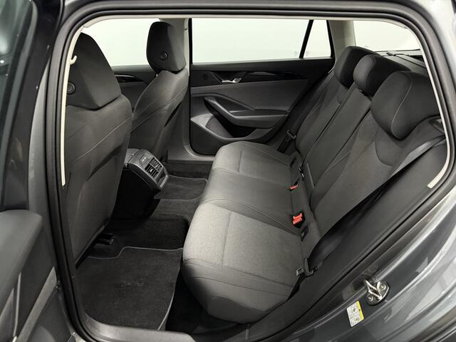 Volkswagen PASSAT Variant 1.5 eHybrid Business Camera, Navi, Stoelverwarming, Cruise control, Keyless start, Virtual desk, 1 jaar garantie