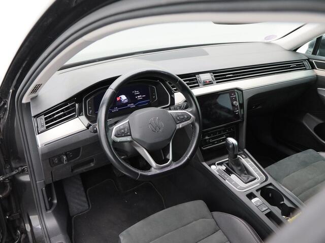 Volkswagen PASSAT Variant 1.5 TSi 150 Pk Automaat Business | Adaptive Cruise | Climate Control | Camera | Trekhaak | Navigatie | Stoelverwarming | 18 Inch