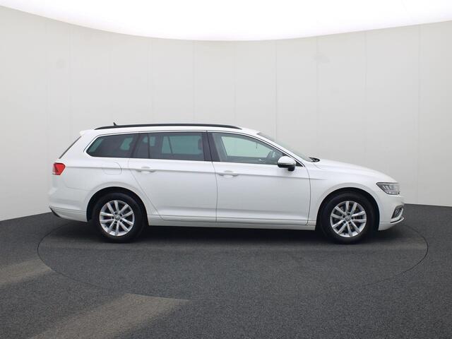 Volkswagen PASSAT Variant 1.5TSI/150PK DSG Comfort Business DSG · Navigatie · Trekhaak · Apple/Android Car Play ·