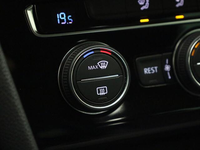 Volkswagen PASSAT Variant 1.5TSI/150PK DSG Comfort Business DSG · Navigatie · Trekhaak · Apple/Android Car Play ·