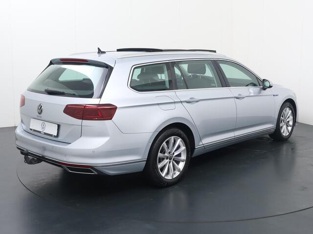 Volkswagen PASSAT Variant 1.4 TSI PHEV GTE Business | 218 PK | SoH 91% | Trekhaak | Panoramadak | 360 graden camera (Area View) | Adaptive cruise control |