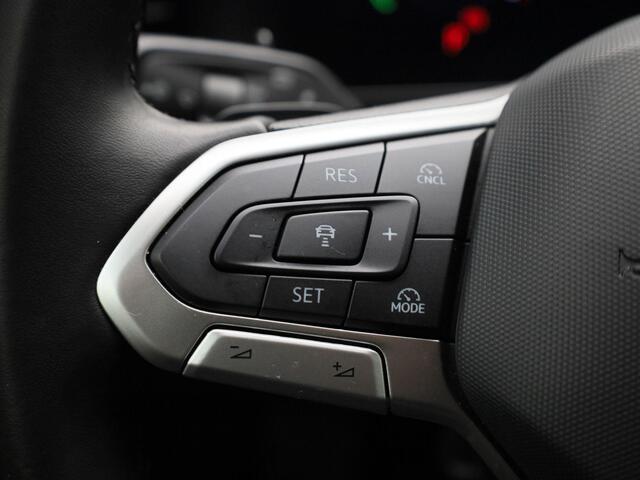 Volkswagen PASSAT Variant 1.5eHybrid 150kW/204PK Business · Navigatie · Apple/Android · Trekhaak · Garantie t/m 07-05-2027