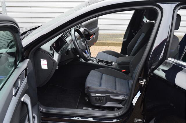 Volkswagen PASSAT Variant 1.4 TSI PHEV GTE Business O.a: Org. N.L., Key-Less, Adaptive cruise, Navi, Matrix verl., Camera, Etc.. Rijklaar! All-in prijs!