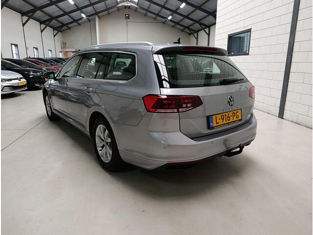 Volkswagen PASSAT Variant 1.5 TSI Business Ecc | Pdc | virual cockpit | Trekhaak