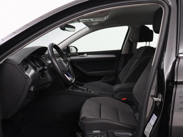 Volkswagen PASSAT 1.4 TSI PHEV GTE | Stoelverwarming | Camera | Carplay | Navigatie | Matrix LED | Adaptive cruise | Climate control | Bluetooth | Parkeerhulp | Plug In