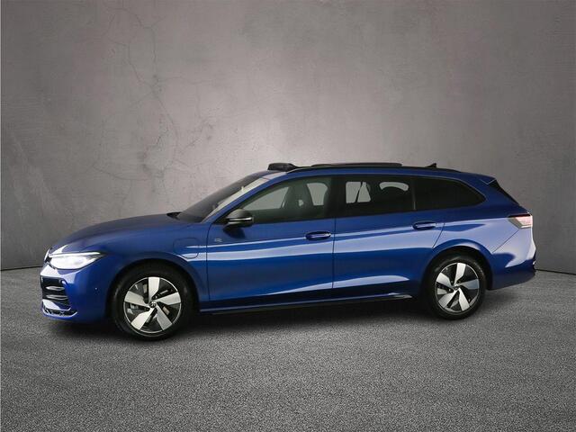 Volkswagen PASSAT Variant R-Line Edition 1.5 TSI eHybrid 272pk DSG Automaat Trekhaak, Panoramadak, Black style, 360 camera, Elektrische achterklep, Adaptive cruise control