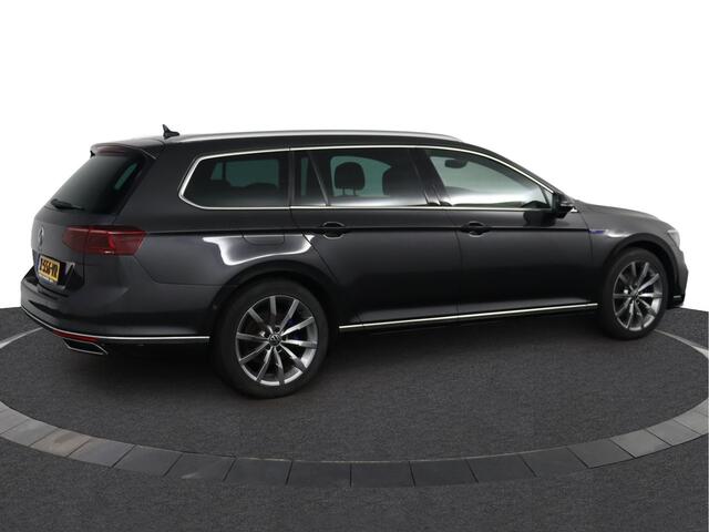 Volkswagen PASSAT Variant GTE 1.4 TSI 218 PK PHEV Highline - Virtual Cockpit - LED Matrix IQ - dynaudio speakers - Navigatie Pro - Zwarte hemel - DSG - Adaptieve Cruise control -
