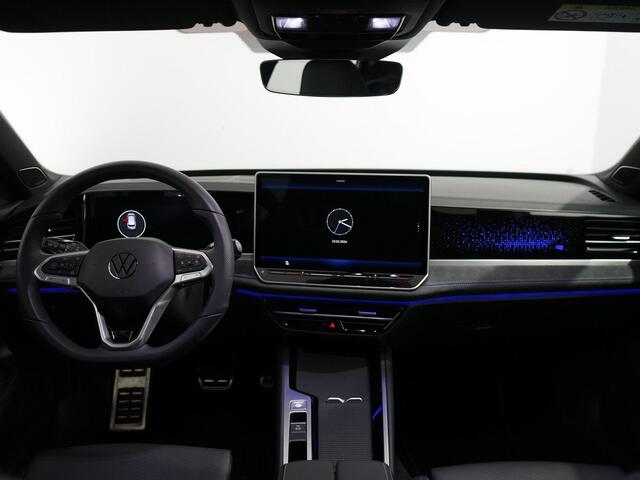 Volkswagen PASSAT Variant 1.5 eHybrid R-Line Edition | Leer | Pano | Trekhaak | IQ Light | Harman/Kardon |