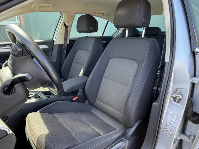 Volkswagen PASSAT BWJ 2017 | 1.8TSI 180PK Highline AUTOMAAT | TREKHAAK | STOEL&STUUR VERW | VERW ACHTERBANK | ADAPT. CRUISE | CLIMA | NAVI | PDC | LMV | MULTIFUNCT. STUUR