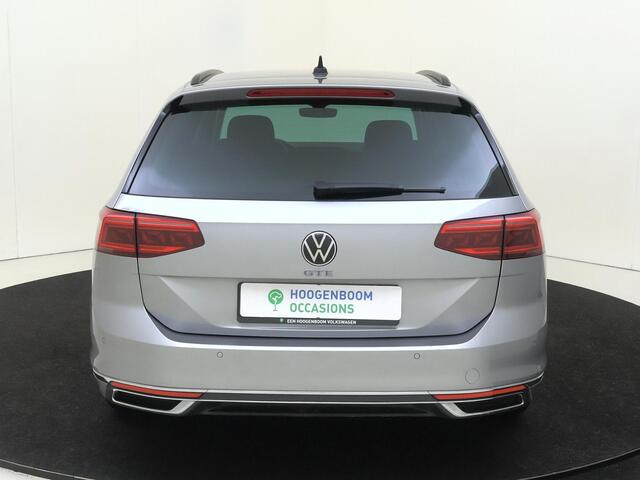 Volkswagen PASSAT Variant 1.4 TSI PHEV GTE Business | LED matrix verlichting | Navigatie | Achteruitrijcamera | 3-zone airco | CarPlay | Adaptieve cruise control | Elektrische achterklep |