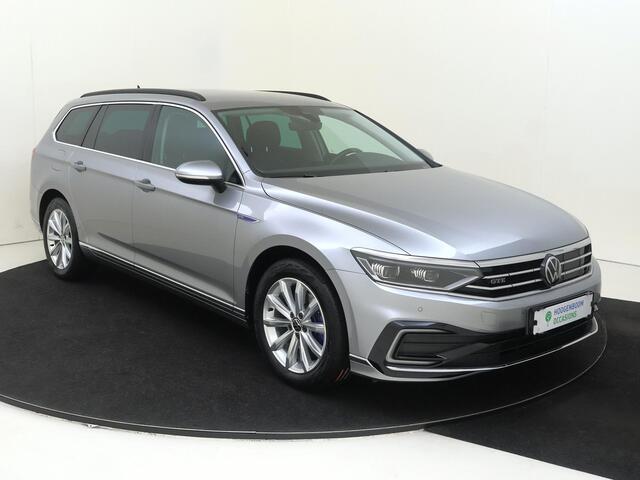 Volkswagen PASSAT Variant 1.4 TSI PHEV GTE Business | LED matrix verlichting | Navigatie | Achteruitrijcamera | 3-zone airco | CarPlay | Adaptieve cruise control | Elektrische achterklep |