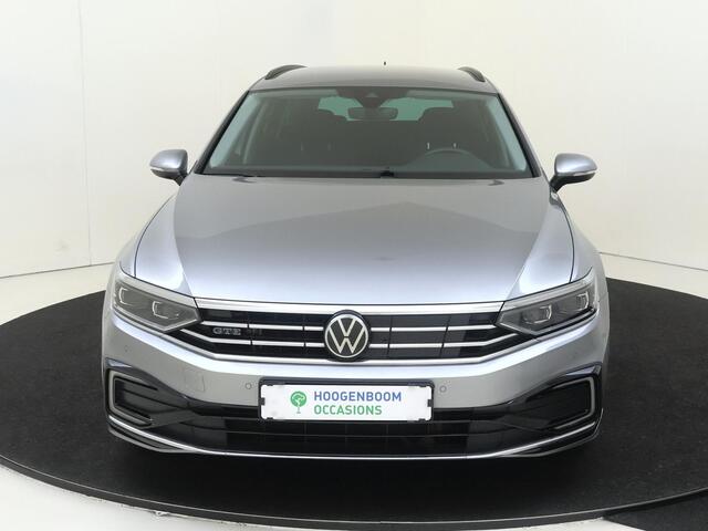 Volkswagen PASSAT Variant 1.4 TSI PHEV GTE Business | LED matrix verlichting | Navigatie | Achteruitrijcamera | 3-zone airco | CarPlay | Adaptieve cruise control | Elektrische achterklep |