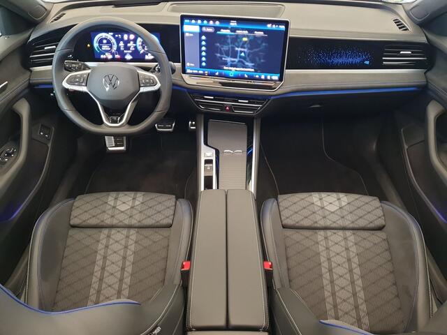 Volkswagen PASSAT Variant 1.5 eHybrid 272pk DSG/AUT R-Line Wegklapbare trekhaak, Panoramadak, 360 camera