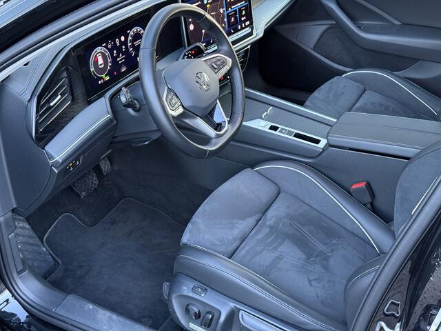 Volkswagen PASSAT Variant 1.5 eHybrid Business | Trekhaak | HUD | Camera