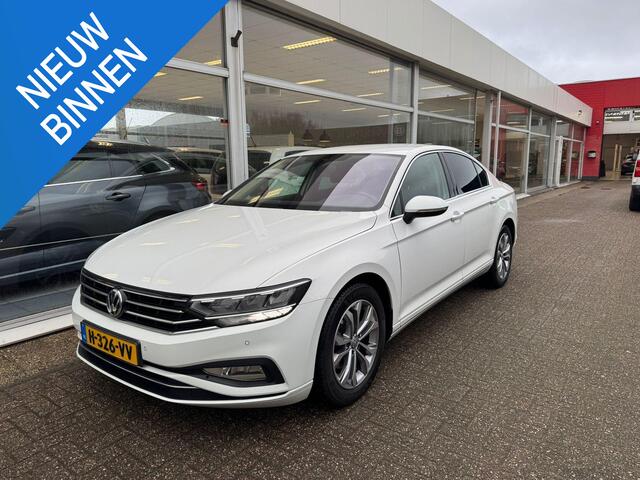 Volkswagen PASSAT 1.5 TSI Comfort Business | 1e eigenaar | Automaat | Airco | Elektrische ramen | Navigatie | Keyless / Start | APK tot 09-06-2026 | NAP |