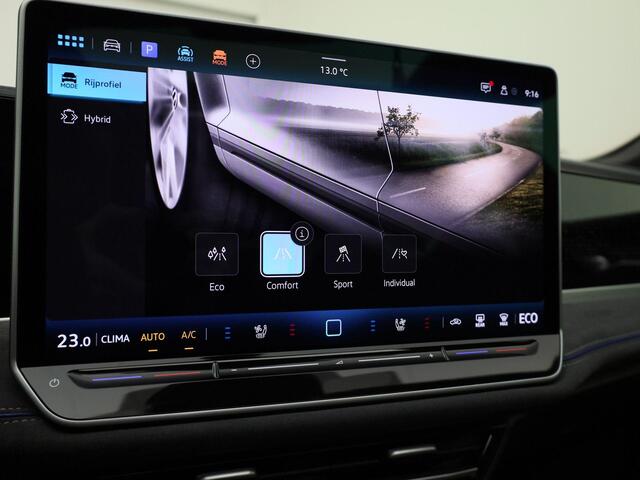 Volkswagen PASSAT Variant 1.5eHybrid 200kW/272PK R-Line DSG · Panoramadak · Trekhaak · Leder · Garantie t/m 05-05-2030 of 100000km