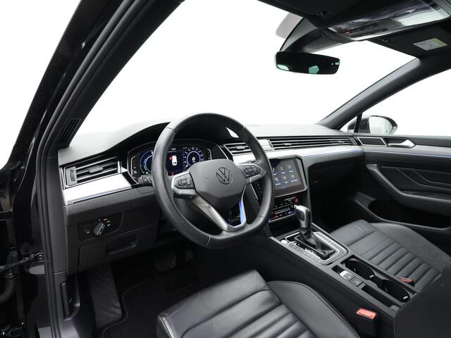 Volkswagen PASSAT Variant 1.4 TSI PHEV 218 pk GTE | Trekhaak | Leder | IQ Light | Stuur/stoelverwarming