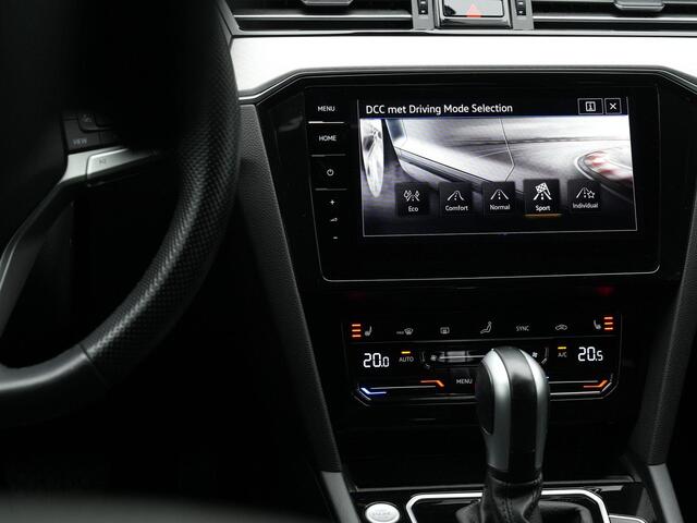 Volkswagen PASSAT 1.4 TSI PHEV 218 pk GTE | Panoramadak | Trekhaak | Discover Pro | Adaptief onderstel | IQ Light |