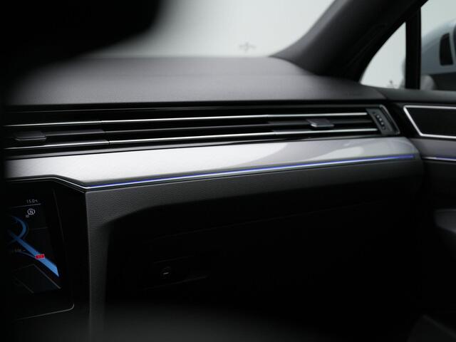 Volkswagen PASSAT 1.4 TSI PHEV 218 pk GTE | Panoramadak | Trekhaak | Discover Pro | Adaptief onderstel | IQ Light |