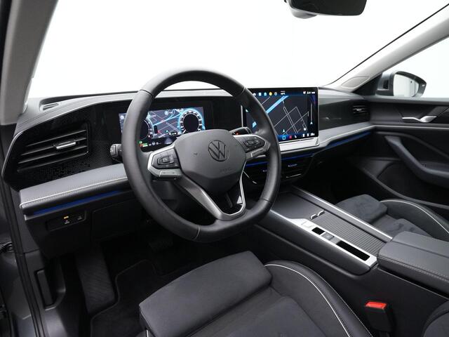 Volkswagen PASSAT Variant 1.5 eHybrid 204 pk Business | Trekhaak | Head-up display | Stuur-/stoelverwarming | Achteruitrijcamera