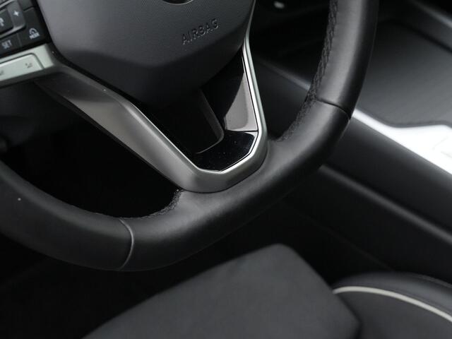 Volkswagen PASSAT Variant 1.5 eHybrid 204 pk Business | Trekhaak | Head-up display | Stuur-/stoelverwarming | Achteruitrijcamera