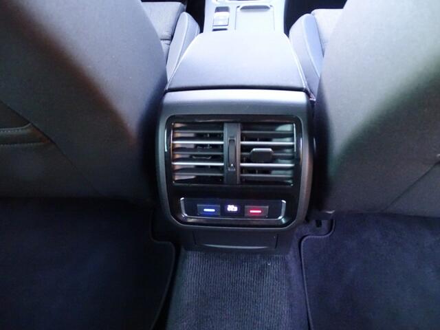 Volkswagen PASSAT 1.5 TSI HIGHLINE-Automaat-Navi-Carplay-Usb-Blth-Pdc-Media app