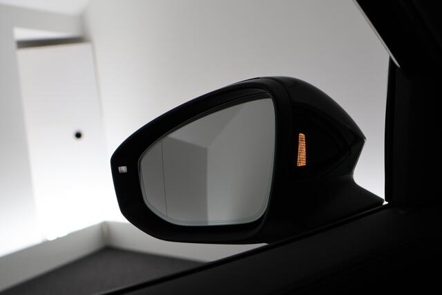 Volkswagen PASSAT Variant 1.5 272pk eHybrid R-Line Business Black Style Trekhaak 360Camera harman/kardon Head-Up Keyless Massage Navigatie Panoramadak