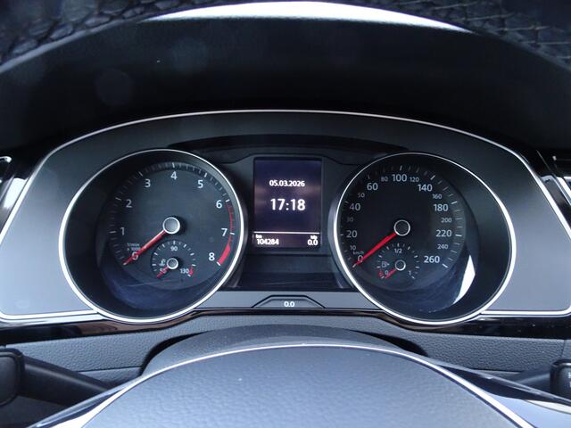 Volkswagen PASSAT Variant 1.5 TSI Comfortline Business Automatische airco, navigatie, trekhaak, licht metalen velgen, elektr achterklep, camera, parkeersensoren, led verlichting, automaat, enz.