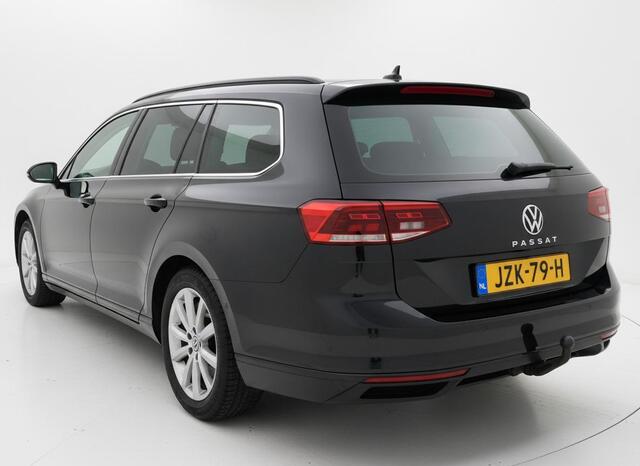 Volkswagen PASSAT Variant 1.5 TSI Comfortline Business TREKHAAK - CAMERA