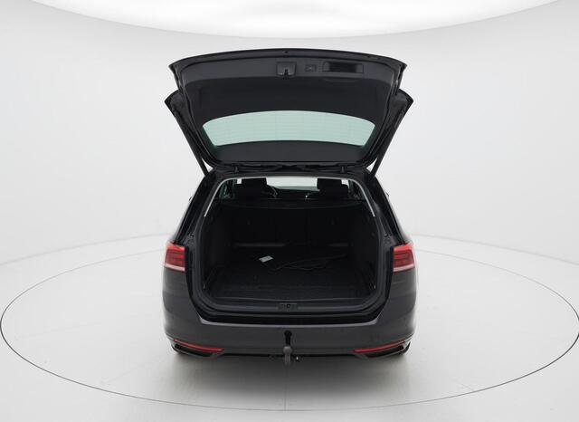 Volkswagen PASSAT Variant 1.5 TSI Comfortline Business TREKHAAK - CAMERA